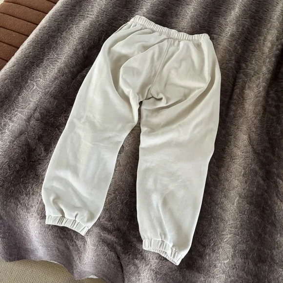 Lululemon Scuba Mid-Rise Oversized Jogger - Light Ivory - Size M - Picture 3 of 7